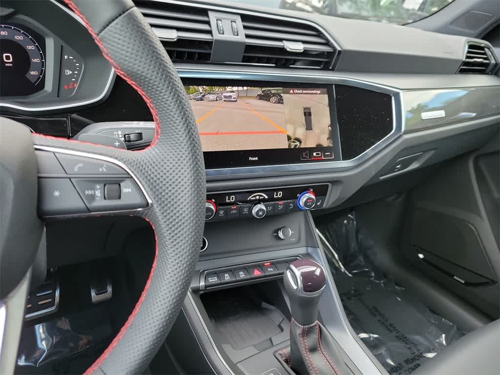 Thumbnail: 2025 Audi Q3 - 24