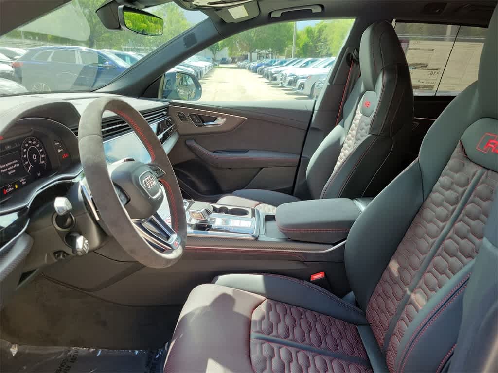 Thumbnail: 2026 Audi RS Q8 - 11