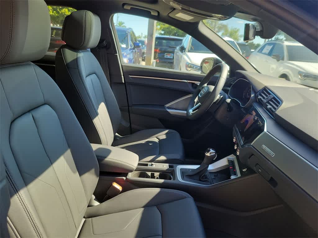 Thumbnail: 2025 Audi Q3 - 22