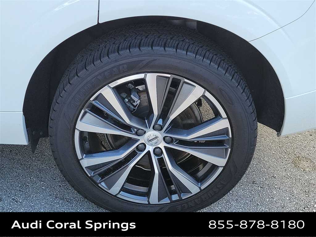 Thumbnail: 2022 Volvo XC60 - 16