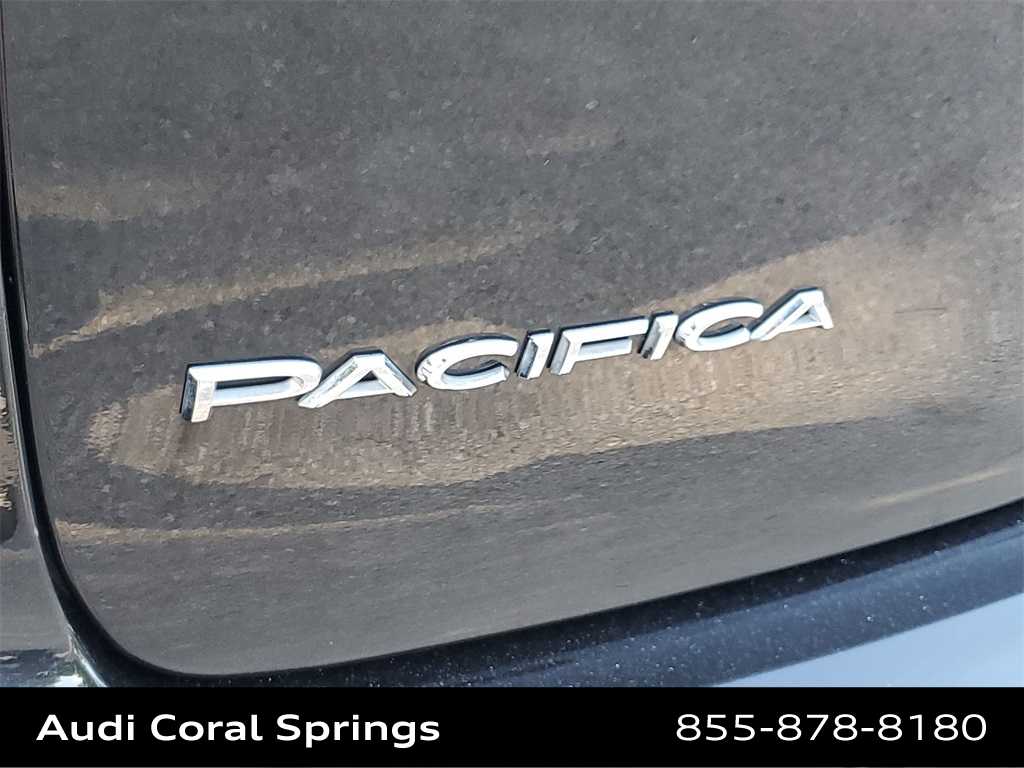 Thumbnail: 2018 Chrysler Pacifica - 15