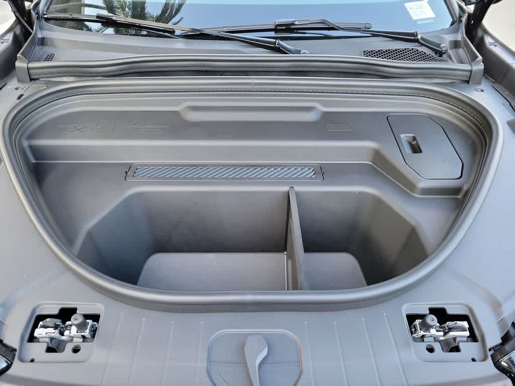 Thumbnail: 2025 Audi Q6 e-tron - 17