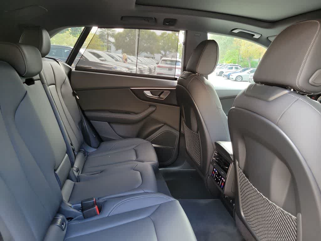 Thumbnail: 2026 Audi Q8 - 21