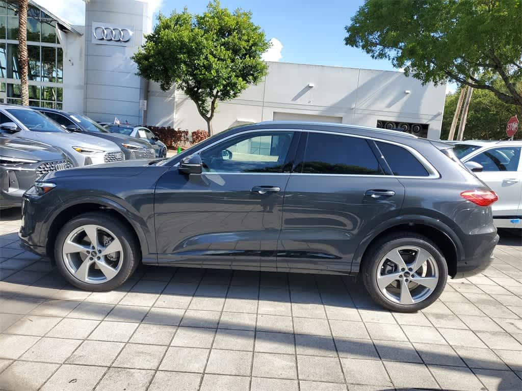 Thumbnail: 2025 Audi Q5 - 3