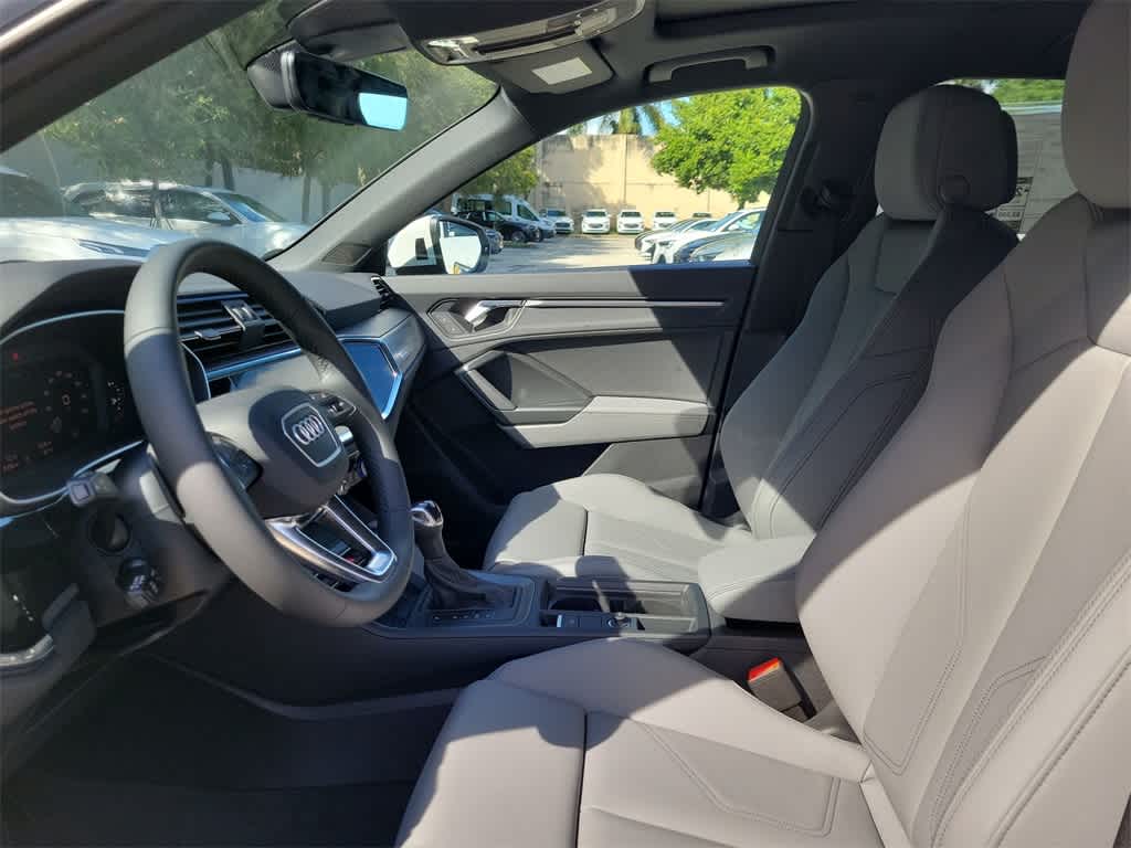 Thumbnail: 2025 Audi Q3 - 11