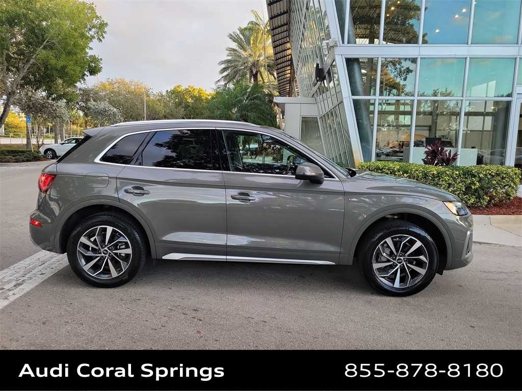 Thumbnail: 2023 Audi Q5 - 9