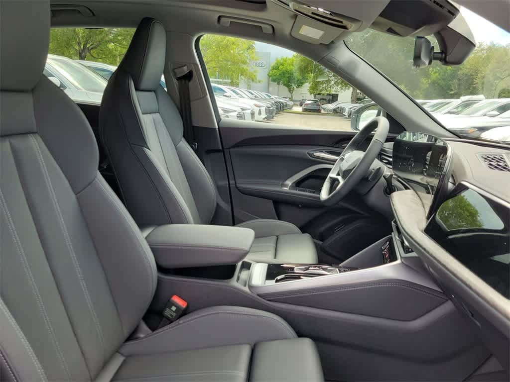 Thumbnail: 2025 Audi Q5 - 14