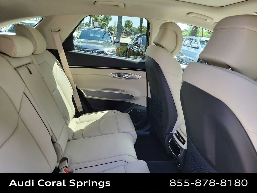 Thumbnail: 2022 Genesis GV70 - 21