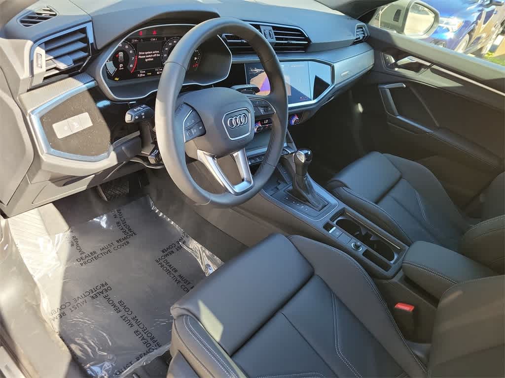 Thumbnail: 2025 Audi Q3 - 10