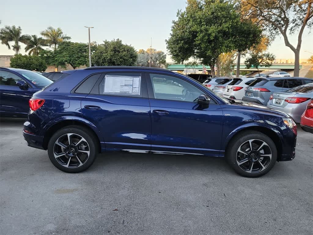 Thumbnail: 2025 Audi Q3 - 9