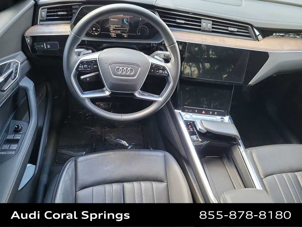 Thumbnail: 2019 Audi e-tron - 18