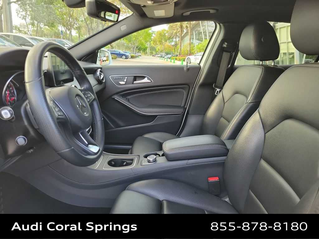 Thumbnail: 2020 Mercedes-Benz GLA - 19