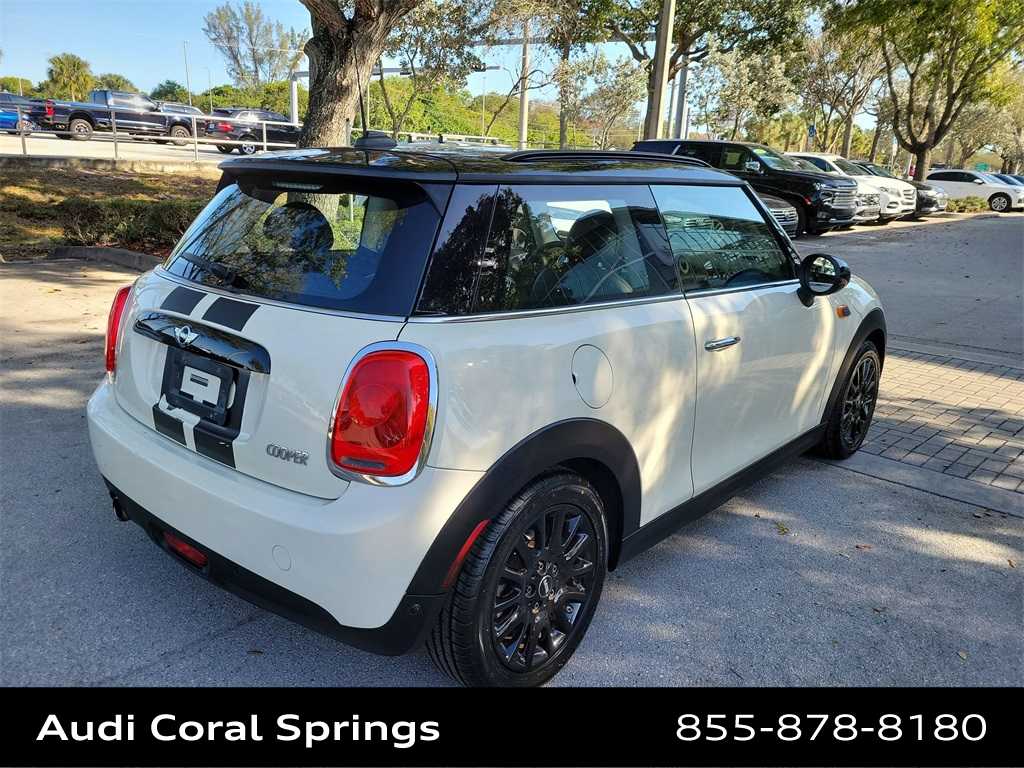 Thumbnail: 2018 MINI Cooper Hardtop - 8