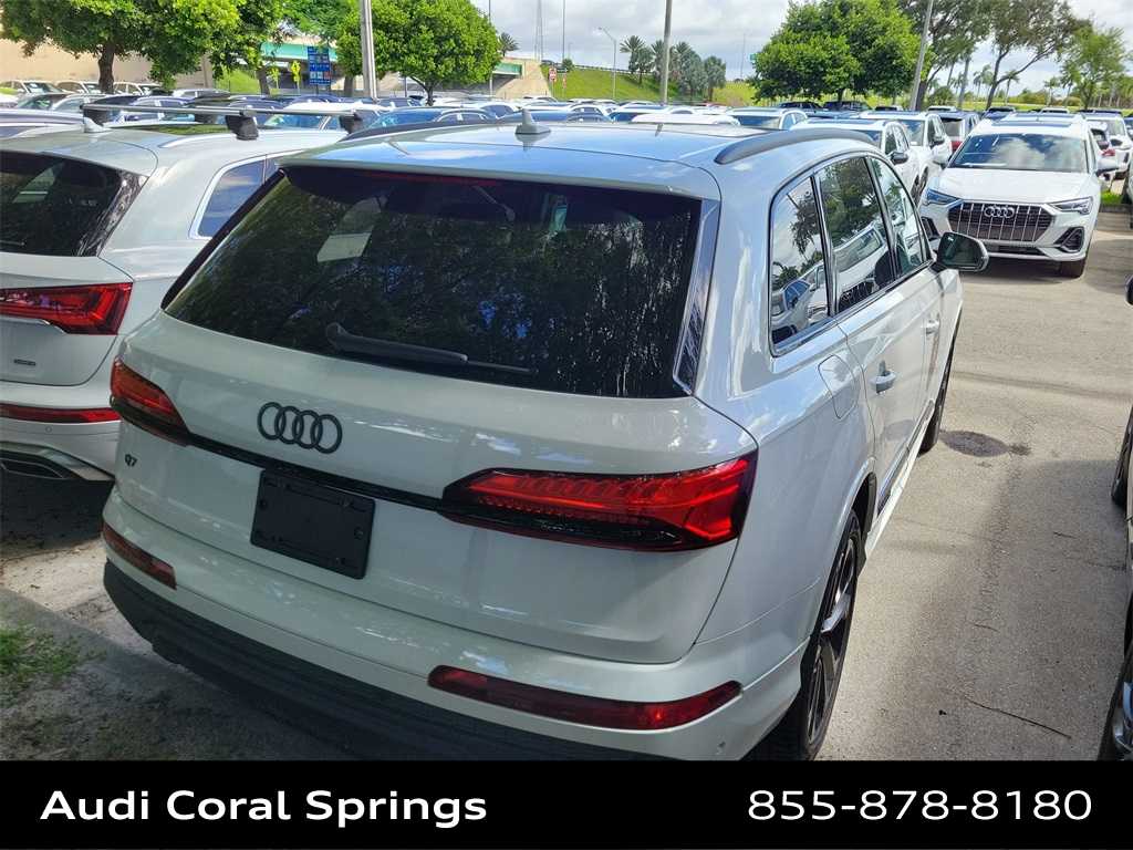 Thumbnail: 2025 Audi Q7 - 11