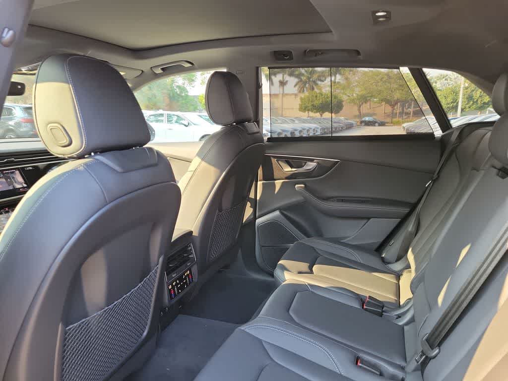 Thumbnail: 2026 Audi Q8 - 12