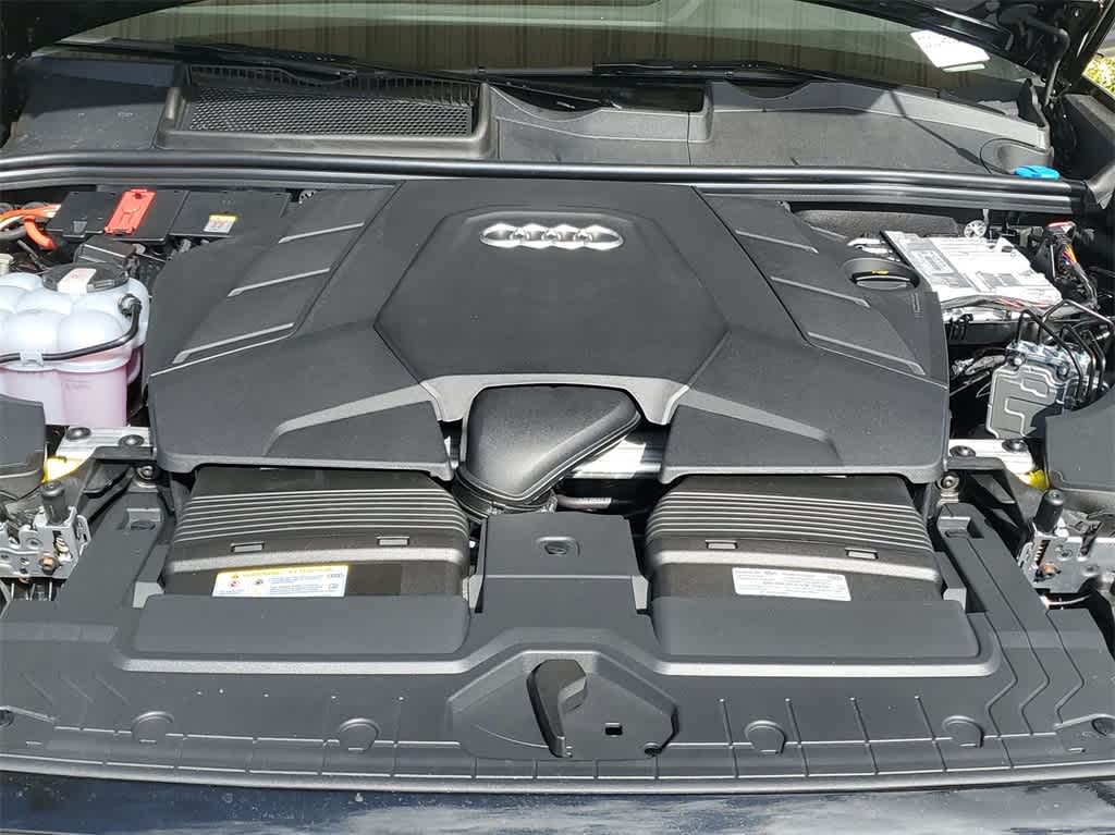 Thumbnail: 2025 Audi Q8 - 17