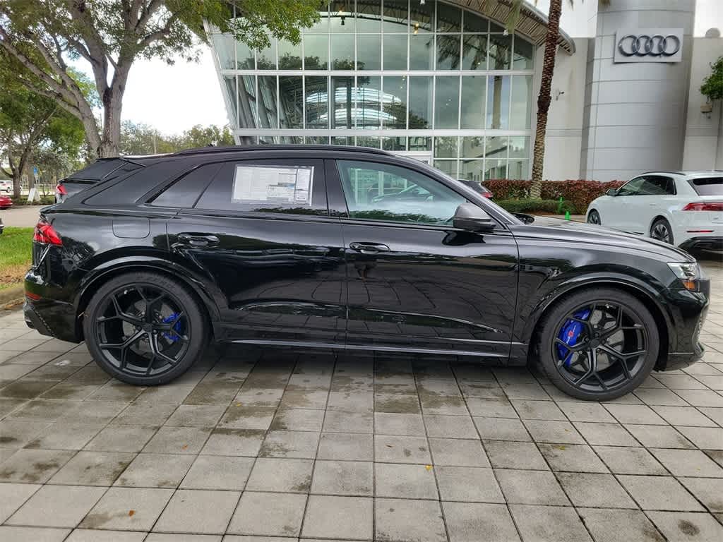 Thumbnail: 2026 Audi RS Q8 - 9