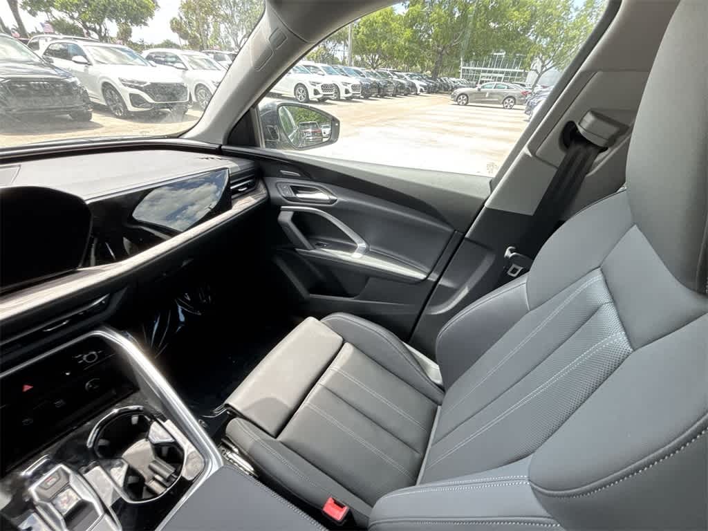 Thumbnail: 2025 Audi Q5 - 11