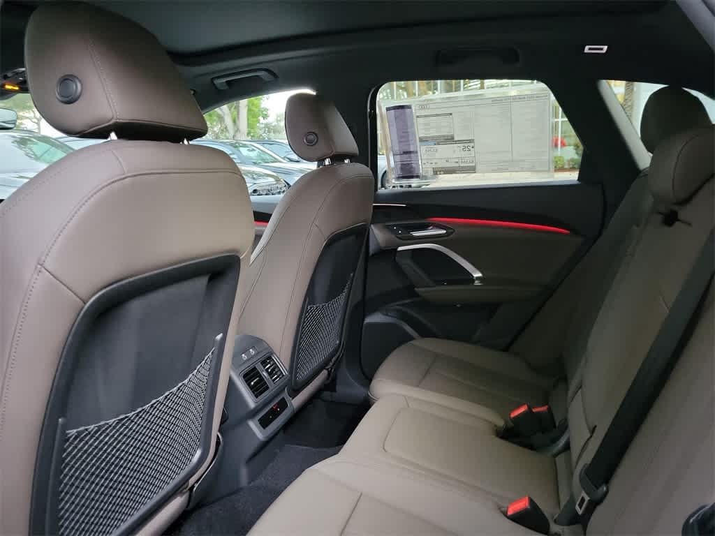 Thumbnail: 2025 Audi Q5 - 12