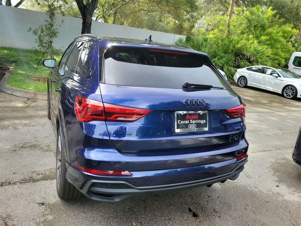 Thumbnail: 2025 Audi Q3 - 4