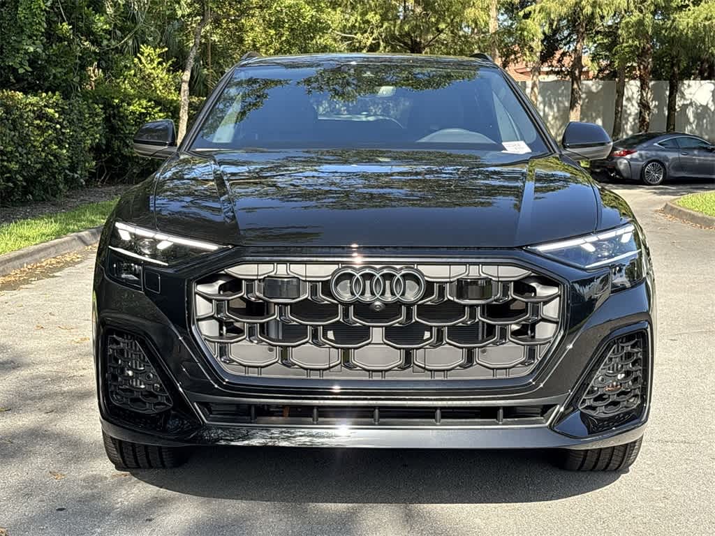 Thumbnail: 2025 Audi Q8 - 20