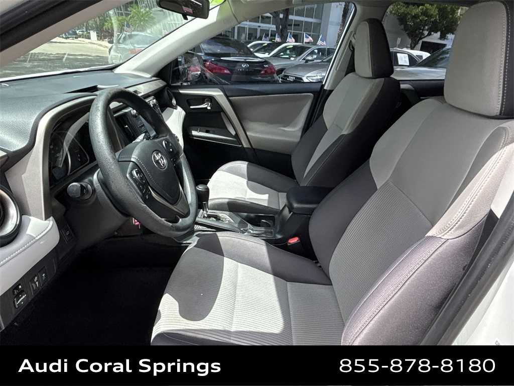 Thumbnail: 2015 Toyota RAV4 - 25