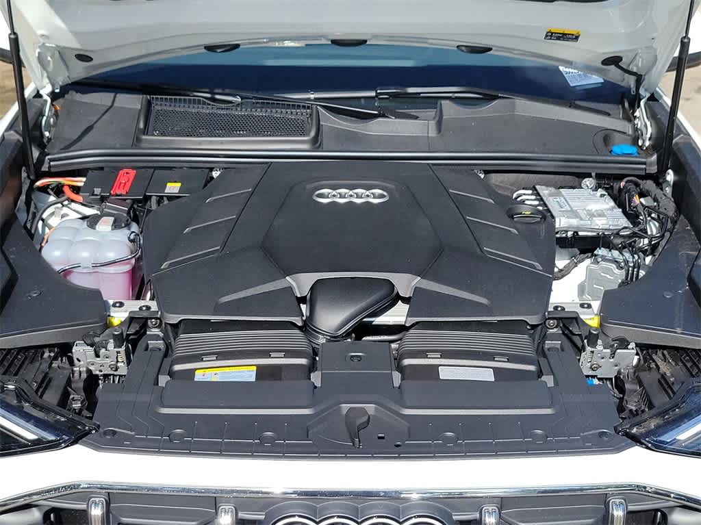 Thumbnail: 2025 Audi Q8 - 17