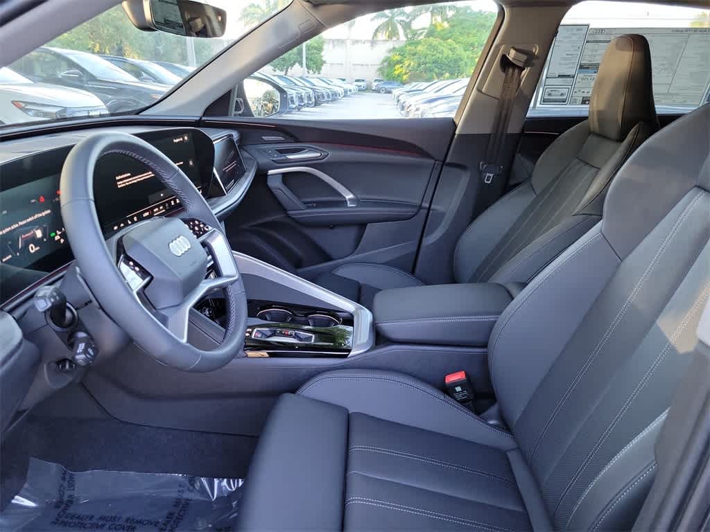 Thumbnail: 2025 Audi Q5 - 11