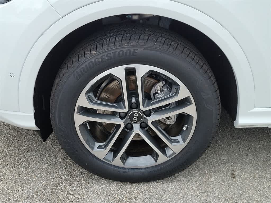 Thumbnail: 2025 Audi Q5 - 8