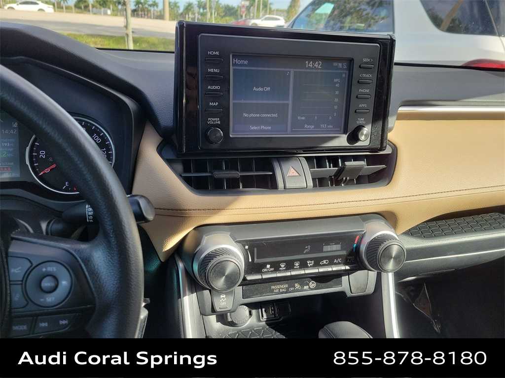 Thumbnail: 2019 Toyota RAV4 - 16