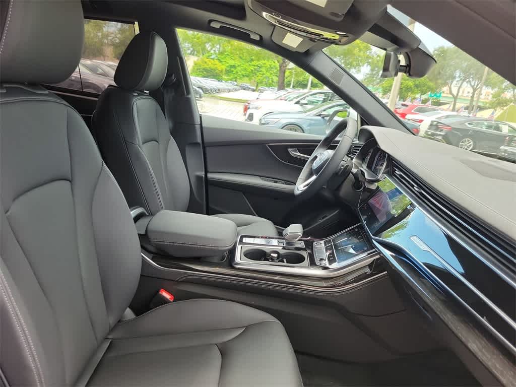 Thumbnail: 2025 Audi Q8 - 22