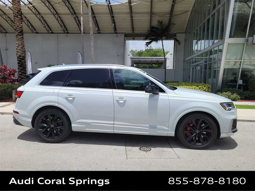 Thumbnail: 2023 Audi SQ7 - 9