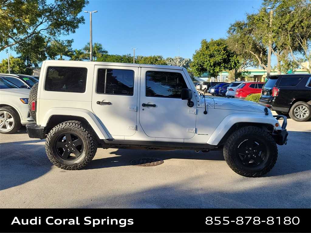 Thumbnail: 2015 Jeep Wrangler - 9