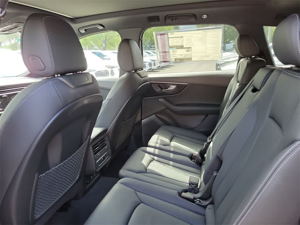 Thumbnail: 2026 Audi Q7 - 12