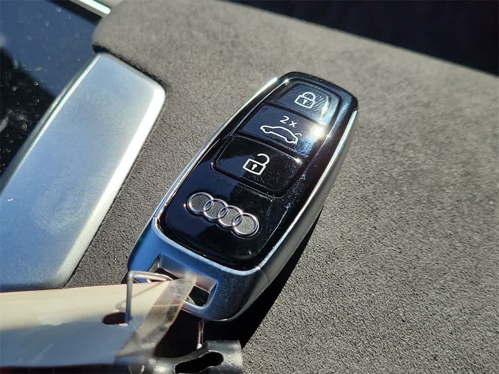 Thumbnail: 2026 Audi RS 6 - 28