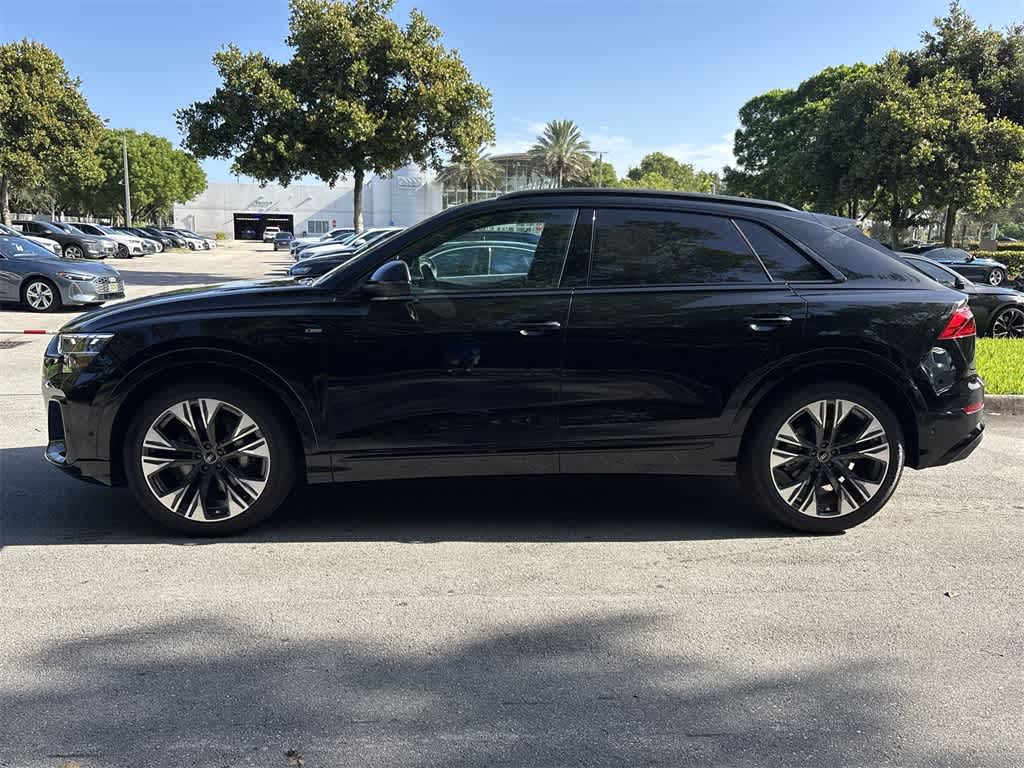 Thumbnail: 2025 Audi Q8 - 17