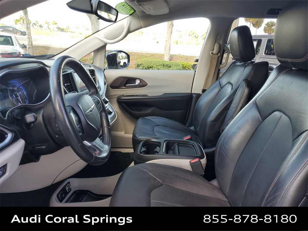 Thumbnail: 2018 Chrysler Pacifica - 19
