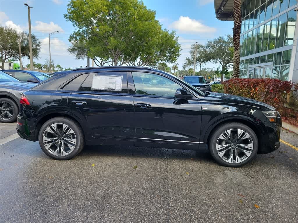 Thumbnail: 2026 Audi Q8 - 9