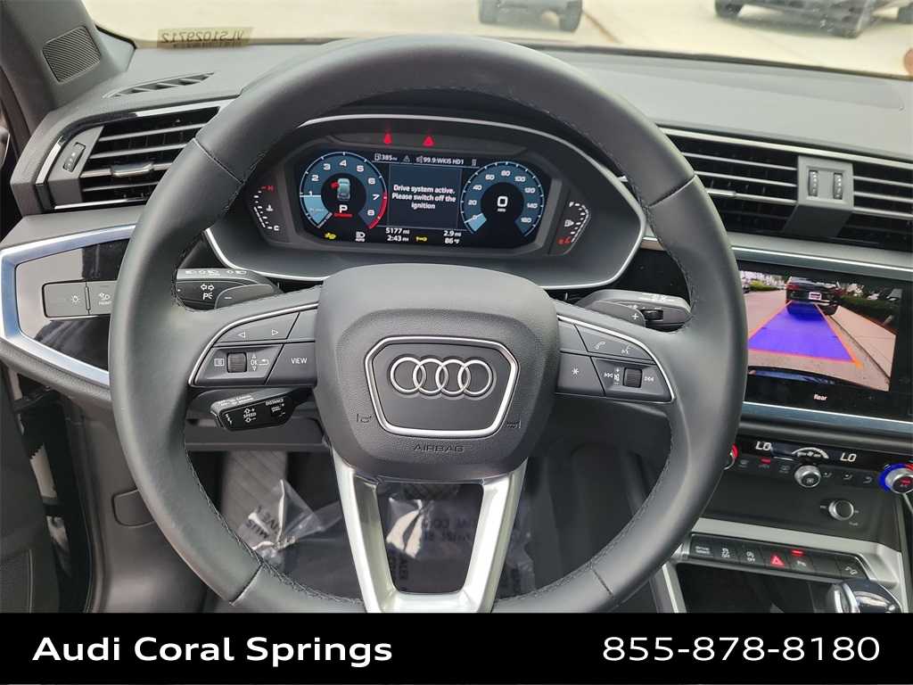 Thumbnail: 2025 Audi Q3 - 23