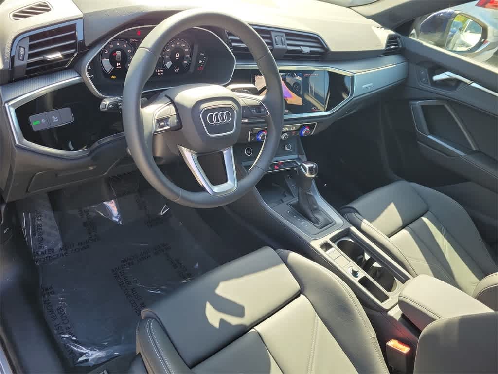 Thumbnail: 2025 Audi Q3 - 2