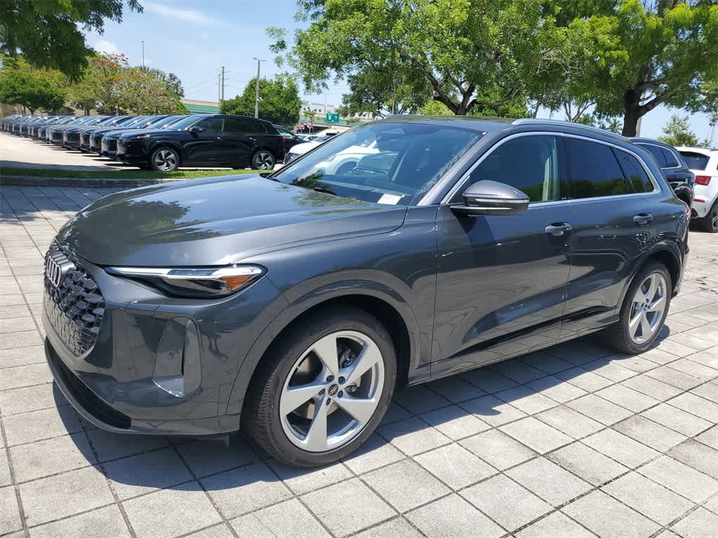 Thumbnail: 2025 Audi Q5 - 4