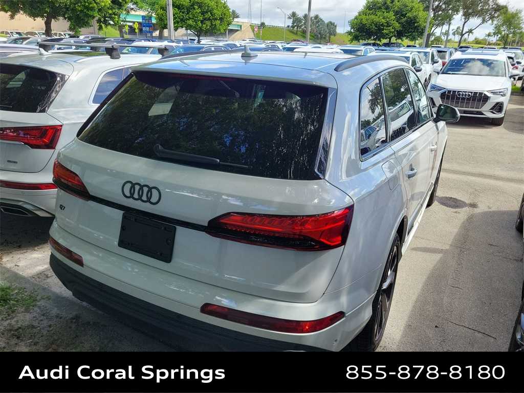 Thumbnail: 2025 Audi Q7 - 12