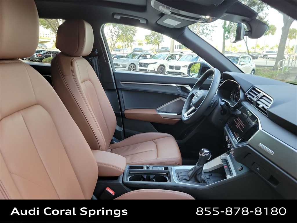 Thumbnail: 2025 Audi Q3 - 14