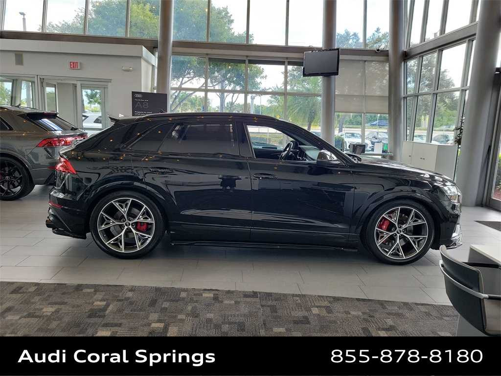 Thumbnail: 2023 Audi SQ8 - 9