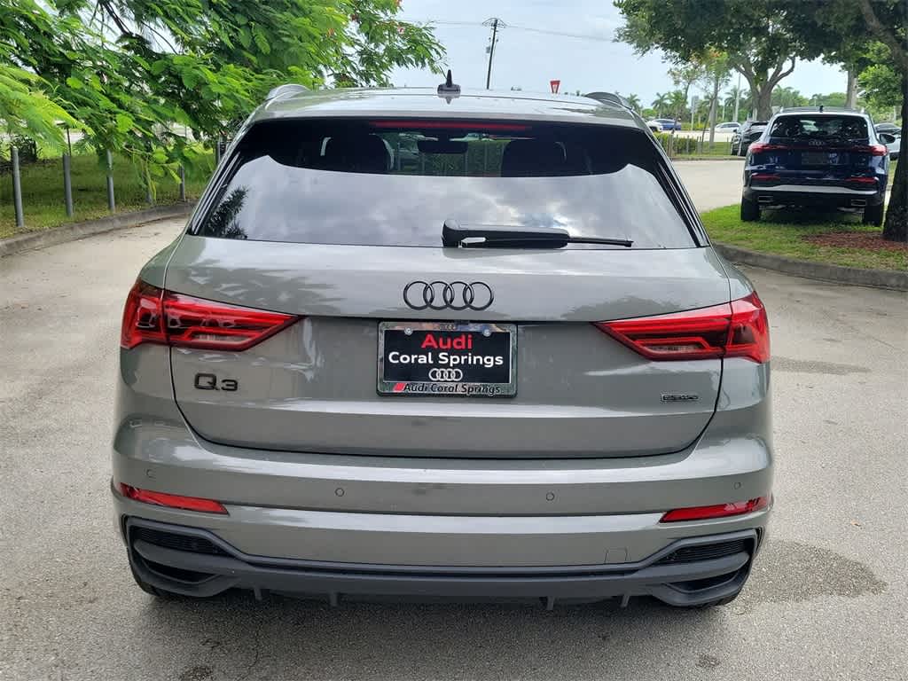 Thumbnail: 2025 Audi Q3 - 13