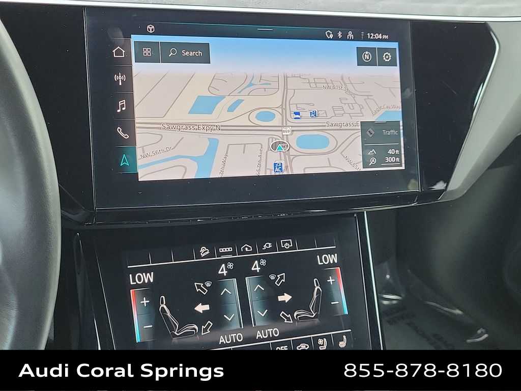 Thumbnail: 2023 Audi e-tron S - 24