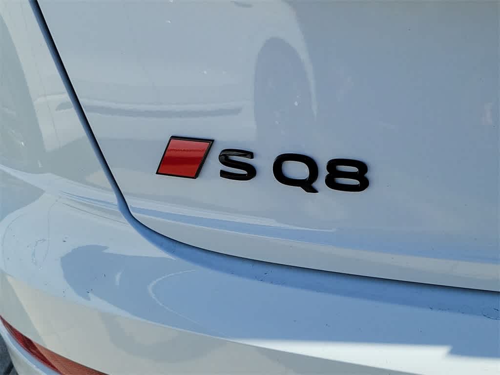 Thumbnail: 2026 Audi SQ8 - 15