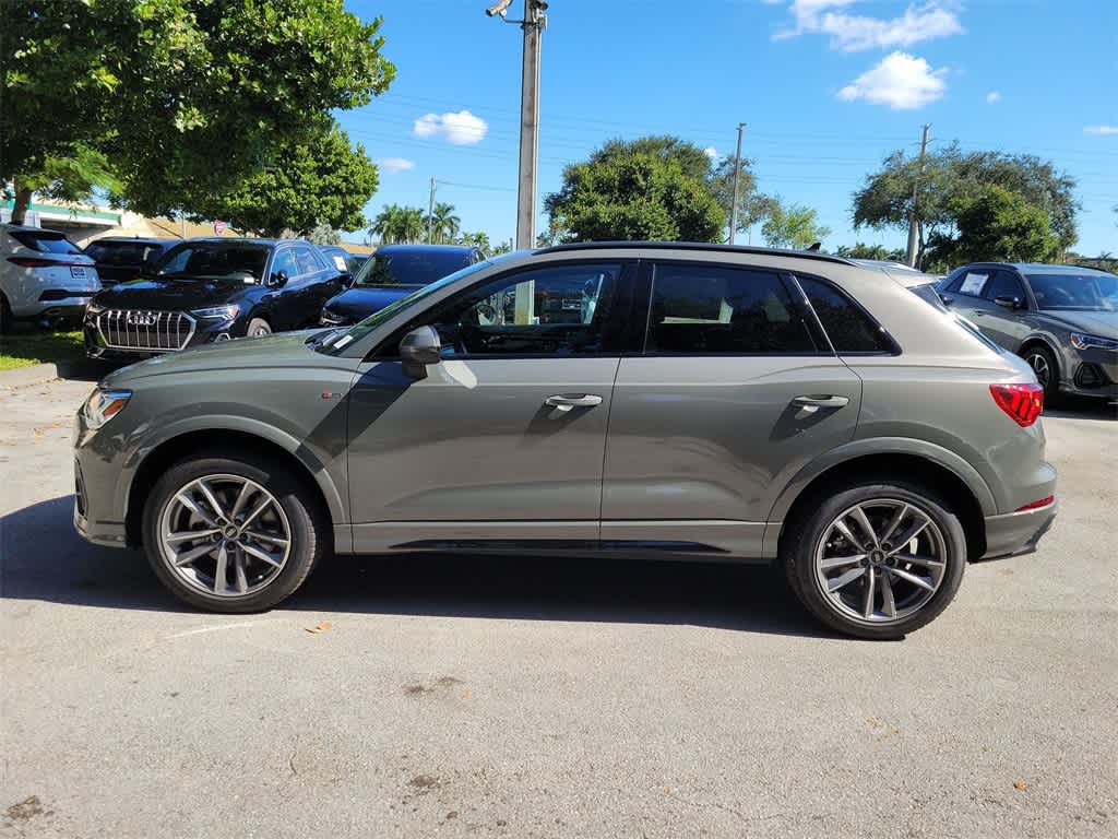 Thumbnail: 2025 Audi Q3 - 11