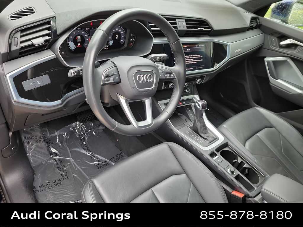 Thumbnail: 2022 Audi Q3 - 10