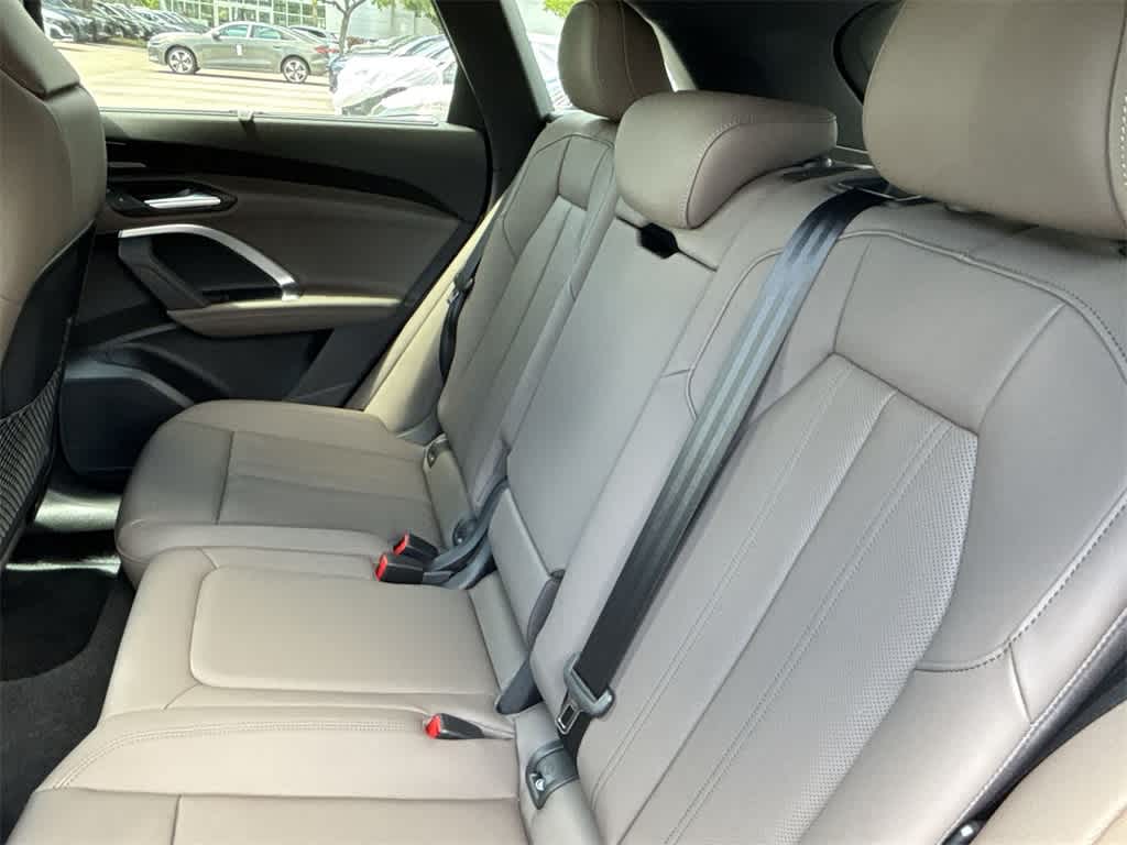 Thumbnail: 2025 Audi Q5 - 27